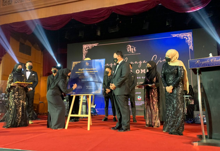 Puteri Sharifah Khatreena Berkenan Rasmi Mini Konsert Bunga-Bunga Cinta Misha Omar